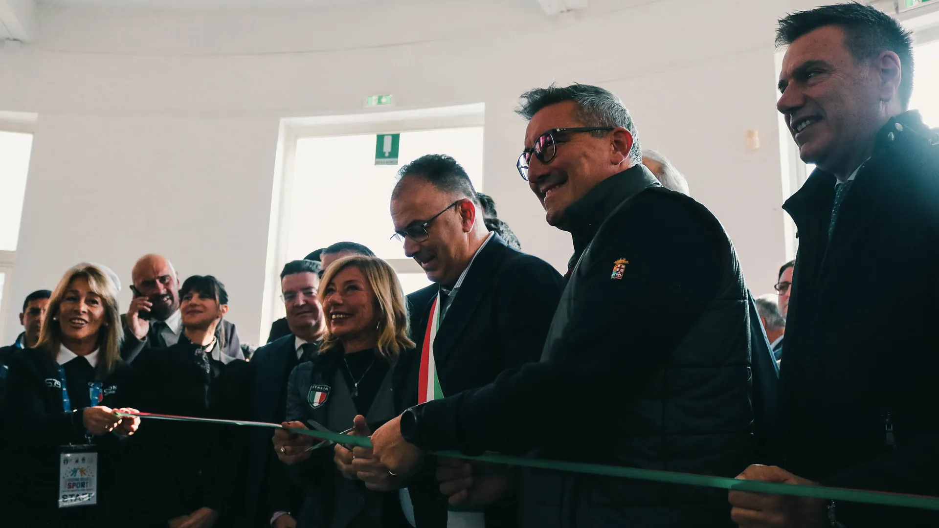 Il taglio del nastro all'inaugurazione del Festival dello Sport Abruzzo 2025